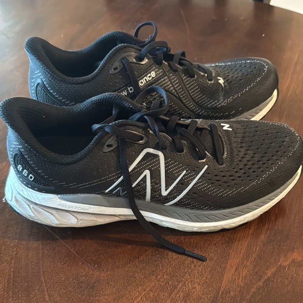 New Balance 860 Black Running Shoes
